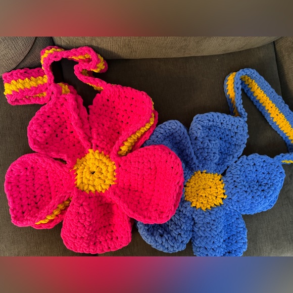 Floral Crochet tote Bag - Picture 3 of 5